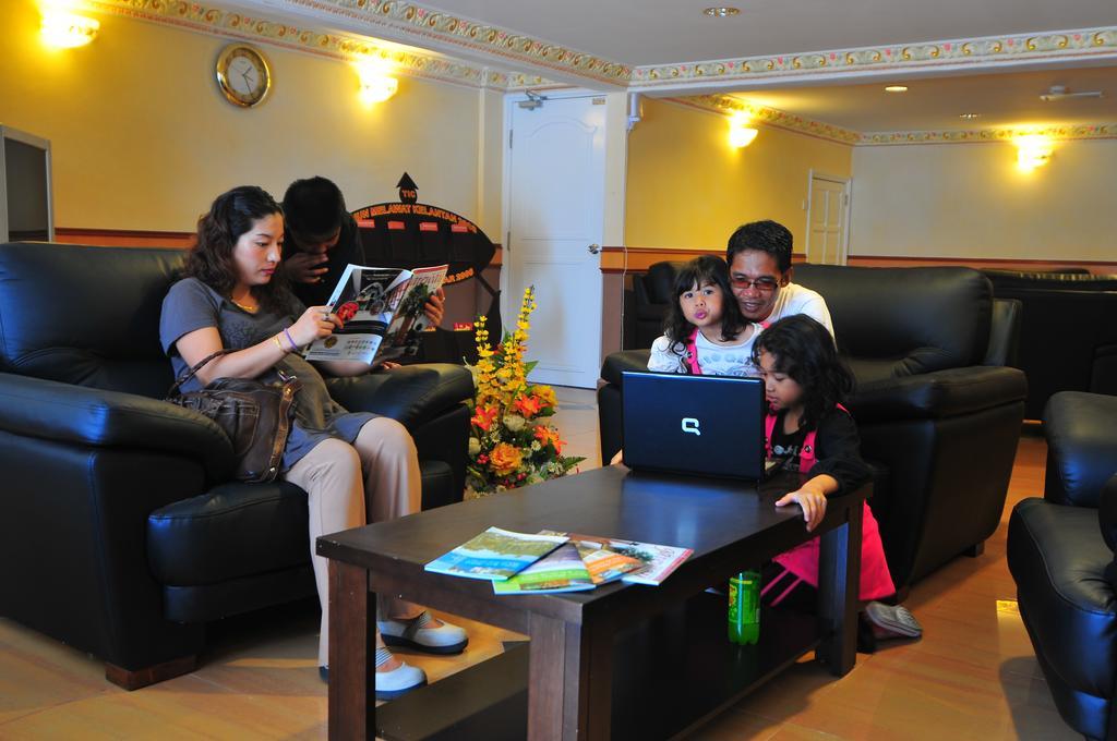 โรงแรมฟลอรา เพลซ โกตาบารู ภายนอก รูปภาพ